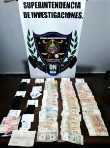 Caleta Olivia: la Policía allanó el Barrio 2 de Abril tras una investigación de venta de drogas