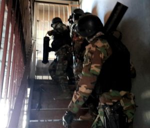 Caleta Olivia: la Policía allanó el Barrio 2 de Abril tras una investigación de venta de drogas