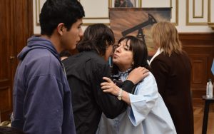 Velázquez: “Los parlamentarios son un orgullo y por eso abrazamos a nuestros jóvenes que son el futuro de Santa Cruz”