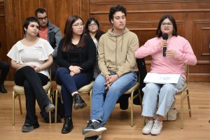 Estudiantes parlamentarios dialogaron con la gobernadora en el Salón Blanco
