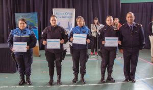 Entregaron Certificados de Formación y materiales didácticos a escuelas de El Calafate