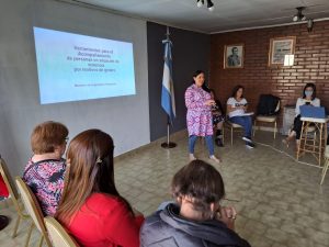 Presentaron la Guía de Herramientas de abordaje de Violencias al Consulado de Chile