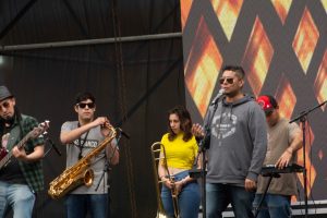 Amplificar cerró a todo ritmo en el escenario de Isla Pavón en Piedra Buena