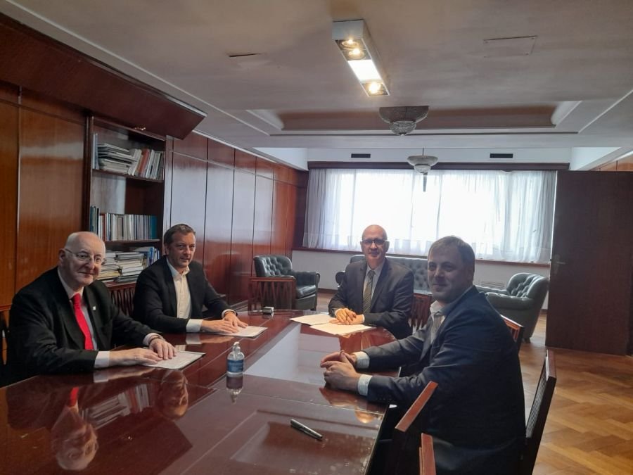 El Gobierno de Santa Cruz firmó convenio para implementar el sistema informático e-SIIDF