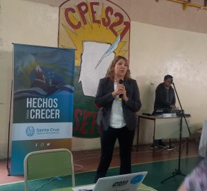 El Gobierno Provincial entregó más de 100 computadoras a estudiantes de Gobernador Gregores