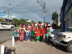 Papá Noel estuvo en Lotería de Santa Cruz y  dejó regalos para los más chicos
