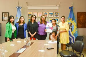 Se entregó maquinaria e insumos a emprendedorxs de Río Gallegos