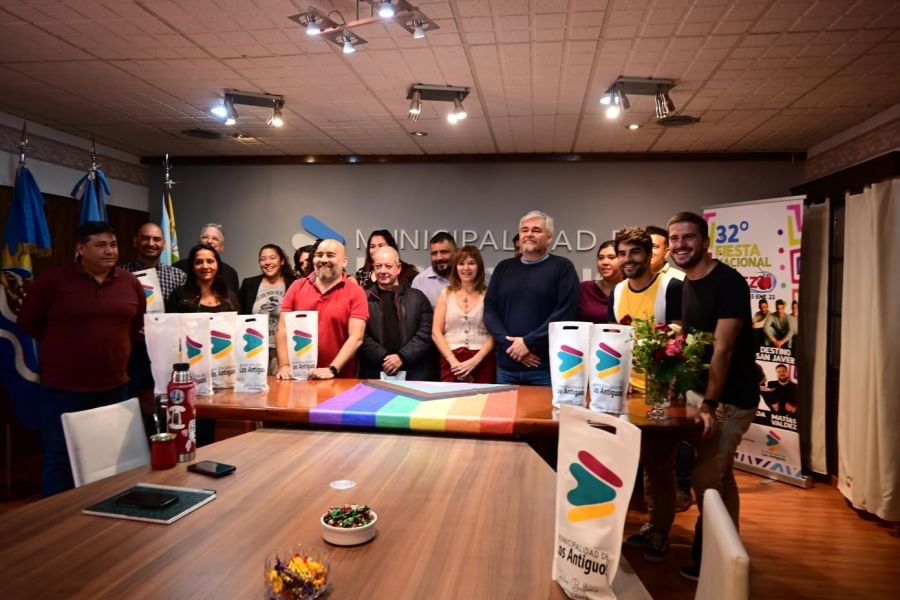 Santa Cruz inaugura junto a la comunidad LGBTIQ+ una nueva temporada de "Fam Press"