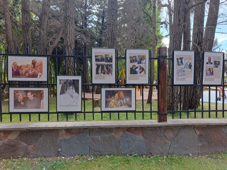 La muestra "40 Años de recuperación de la democracia" se expone en El Calafate