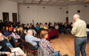 Se realizó una conferencia sobre paleontología en el Complejo Cultural