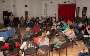 Se realizó una conferencia sobre paleontología en el Complejo Cultural