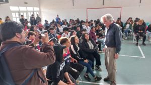Identidad Santacruceña: Esteban Bayer acompañó a los estudiantes del CPES Nº41