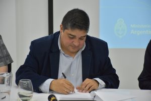 Salud realizó una jornada de capacitación en el Hospital de Río Gallegos tras la entrega de un nuevo resonador