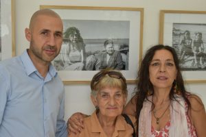 Autoridades recorrieron la muestra fotográfica “La memoria que resuena en el silencio”