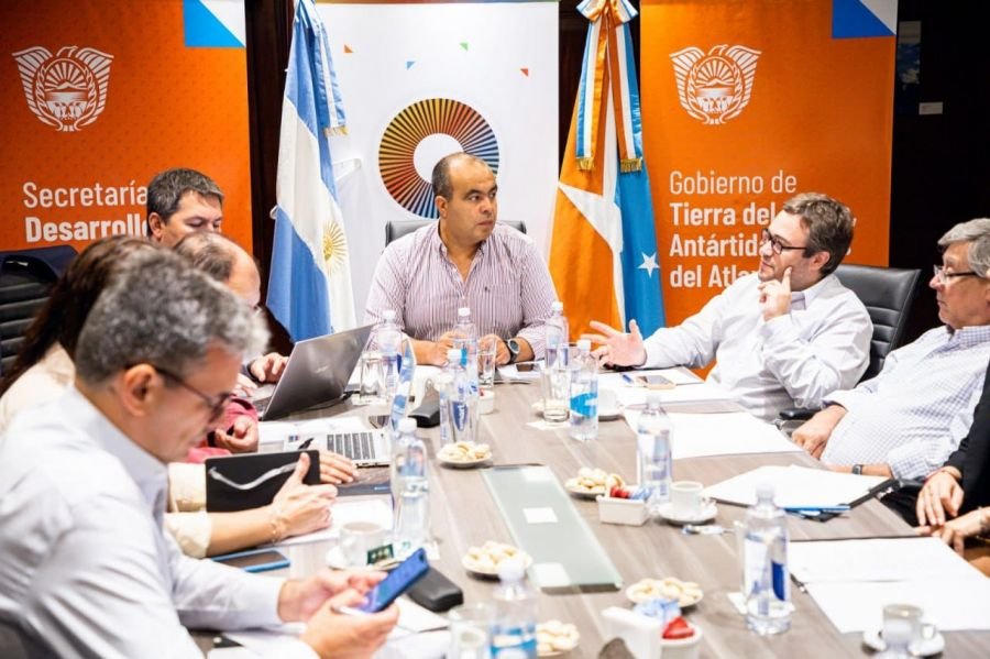 Santa Cruz estuvo presente en la reunión mensual de la Organización de Estados Productores de Hidrocarburos