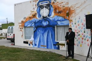 Se realizó mural artístico y se descubrió placa en reconocimiento a la comunidad de Perito Moreno