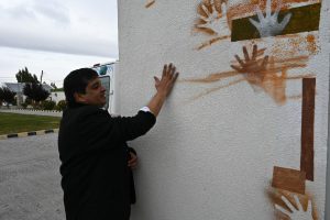 Se realizó mural artístico y se descubrió placa en reconocimiento a la comunidad de Perito Moreno
