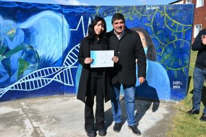 Se presentó un mural artístico y una placa en honor a la comunidad de Las Heras