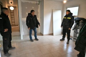 Se efectuó recorrido por las obras de viviendas destinadas al personal de salud en El Chaltén