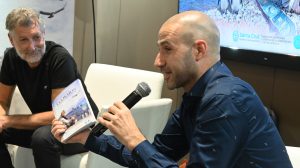 El Señor de la Casa Santa Cruz presentó “Viajemos” en la 47° edición de la Feria Internacional del Libro