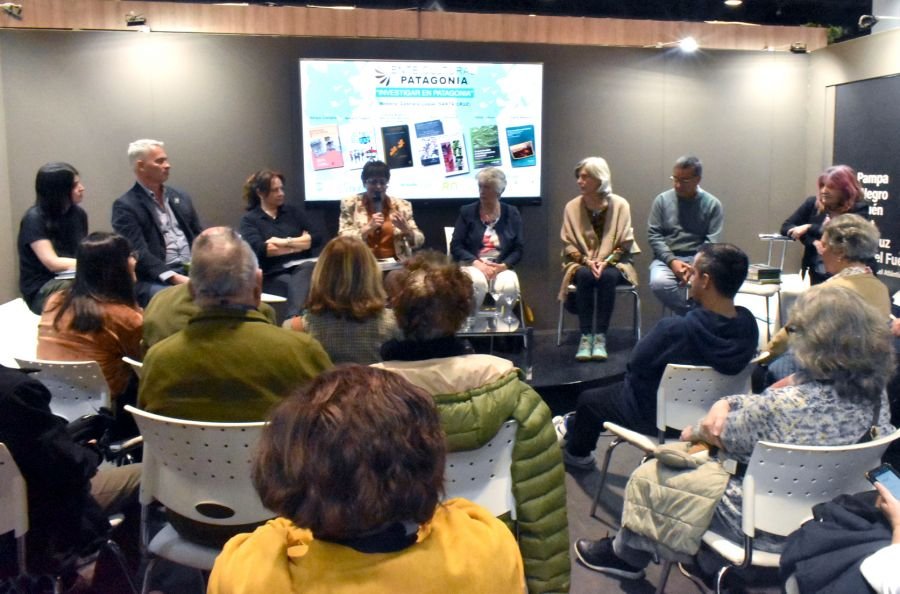 Se presentó la Mesa de Diálogo “Investigar en Patagonia” en la Feria Internacional del Libro