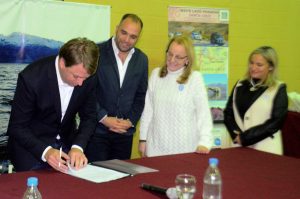 Santa Cruz tendrá una nueva Escuela Profesional Secundaria N°2 en Lago Posadas