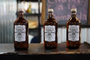 Las y los emprendedores, la música y los visitantes: Un éxito de Sabores Santacruceños en Río Turbio