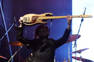 Las y los emprendedores, la música y los visitantes: Un éxito de Sabores Santacruceños en Río Turbio