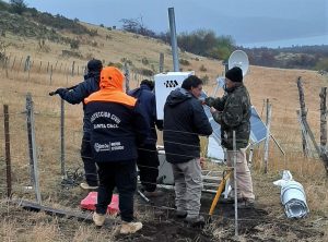 Se instaló el tercer sismógrafo en Santa Cruz
