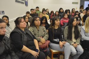 Sebastián Alvarado brindó charla sobre aviturismo en Río Gallegos