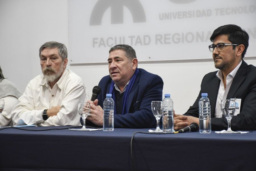 Enrique: “No se puede dejar a los pibes sin clases justificando un accionar político partidario”