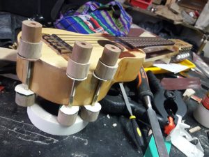 La Escuela Provincial de Música Re Si avanza con el Taller de Luthería