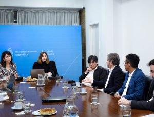 Santa Cruz debatió en la Mesa Aurífera Exportadora