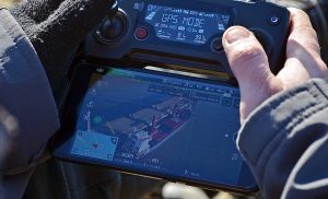 La primera embarcación vinculada al proyecto Fénix ingresó al Puerto de Punta Quilla