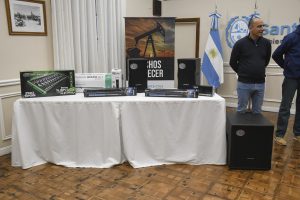 Alicia entregó equipamiento de sonido a estudiantes del Colegio Ladvocat