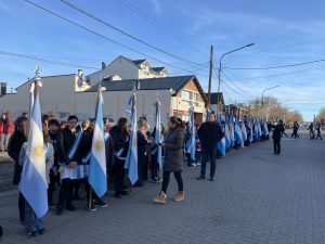Las escuelas primarias participaron del Acto Central de la Jura a la Bandera en Río Gallegos