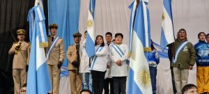 Estudiantes secundarios reafirmaron la Promesa a la Bandera en Caleta Olivia