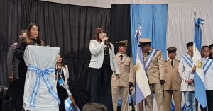Estudiantes secundarios reafirmaron la Promesa a la Bandera en Caleta Olivia