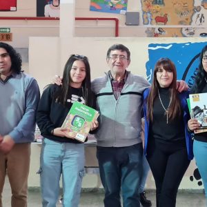 Se avanza con la entrega de libros a estudiantes secundarios de la provincia