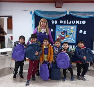 Se hicieron entrega de libros y kits escolares al Jardín de Infantes Nº29 de Fitz Roy