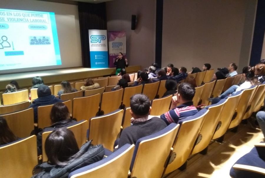 Capacitaron sobre desnaturalización de la violencia laboral al personal de Servicios Públicos