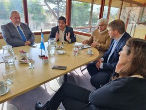 Santa Cruz y la Universidad de Quilmes firmaron un convenio para la capacitación del personal sanitario