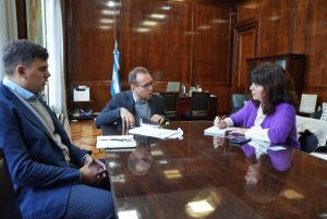 El Gobierno avanza en gestiones para potenciar el desarrollo productivo y comercial de Santa Cruz