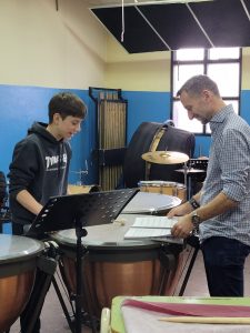 El Maestro Aníbal Borzone brindó capacitaciones en la Escuela Re Si