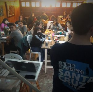Se realizó Gran Bingo Estudiantil en la Casa de las Juventudes “Memoria santacruceña”