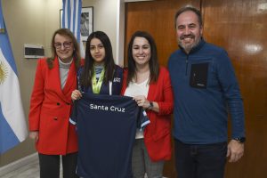 Alicia recibió a la patinadora Abril Ortega quien competirá en Colombia