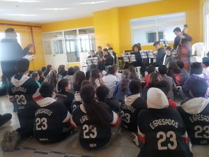 Con presencia de la comunidad educativa la Banda de El Calafate llevó la música a la EPP N°89
