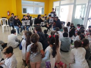 Con presencia de la comunidad educativa la Banda de El Calafate llevó la música a la EPP N°89