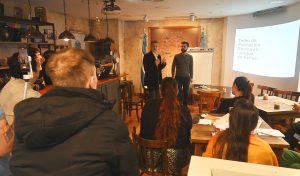 Se realiza Taller de Lengua de Señas Argentina en la Casa de Santa Cruz