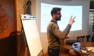 Se realiza Taller de Lengua de Señas Argentina en la Casa de Santa Cruz